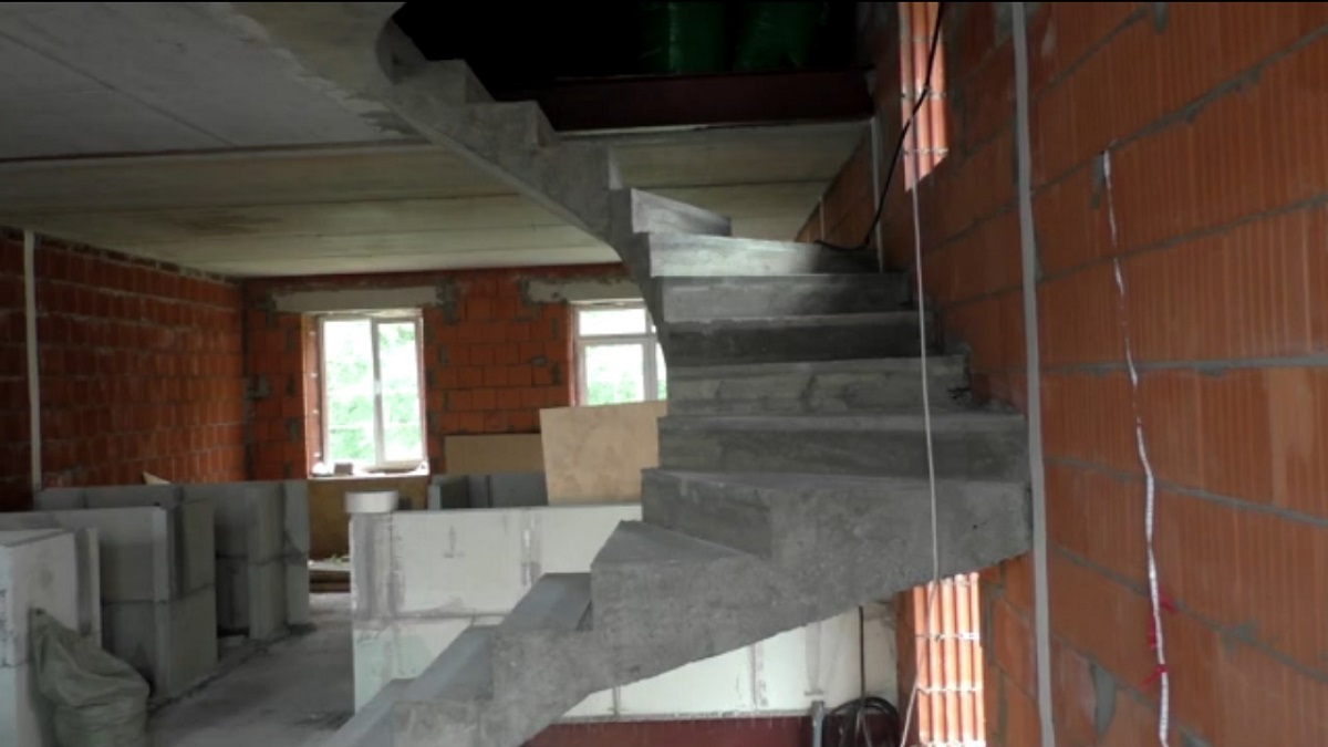 Бетонная лестница в частном доме плюсы и минусы